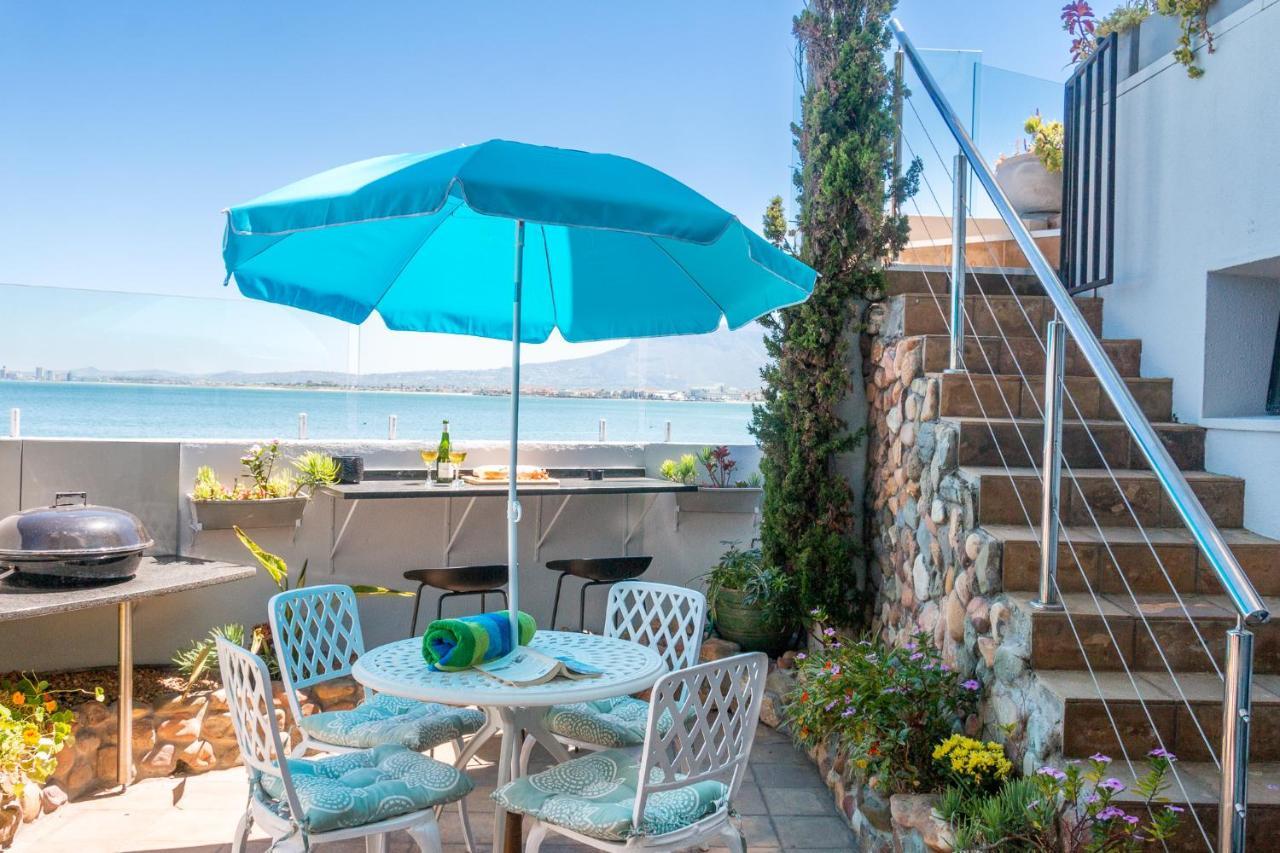185 On Beach Boutique Suites Гордонс-Бей Екстер'єр фото