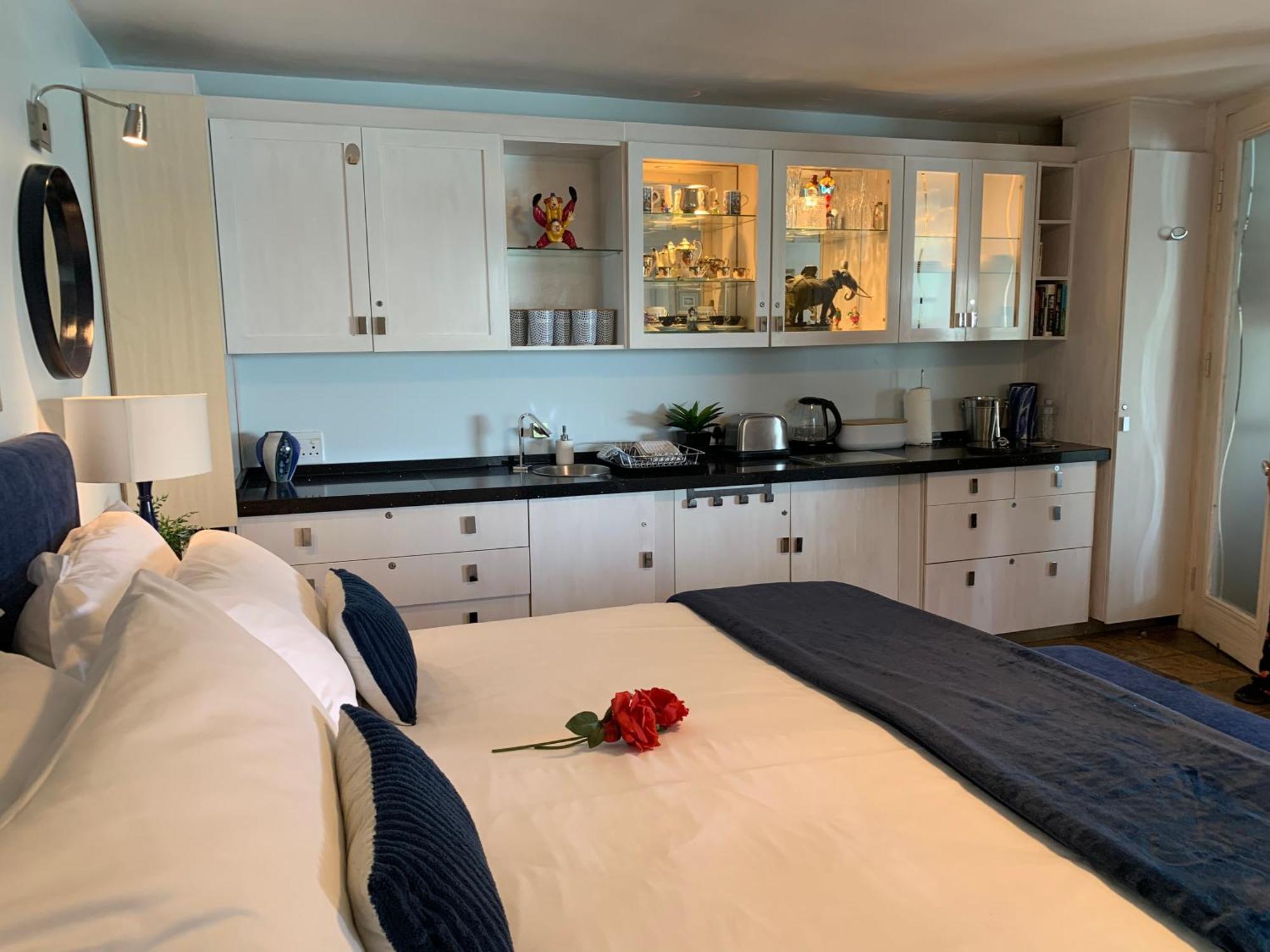 185 On Beach Boutique Suites Гордонс-Бей Екстер'єр фото