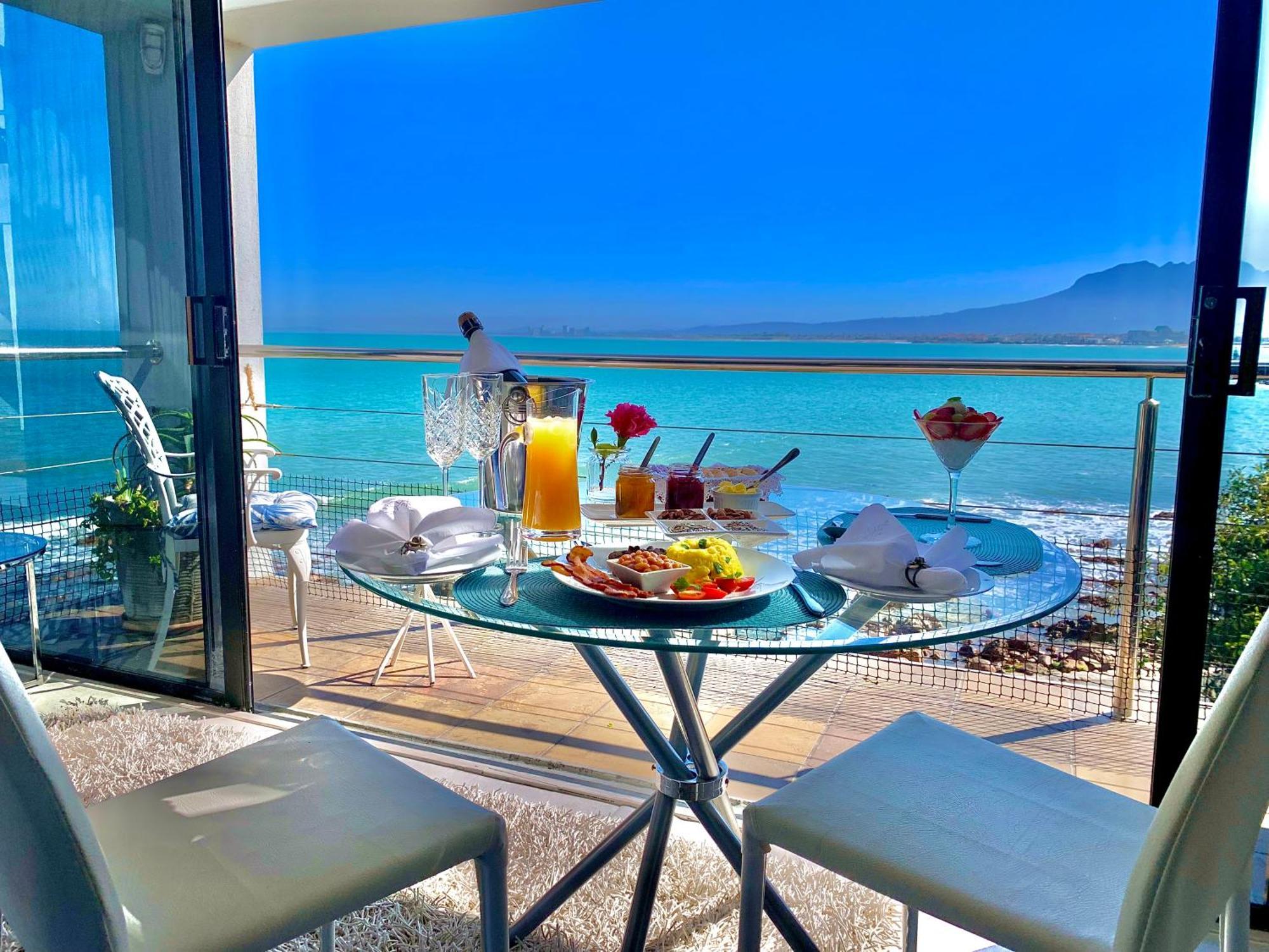 185 On Beach Boutique Suites Гордонс-Бей Екстер'єр фото