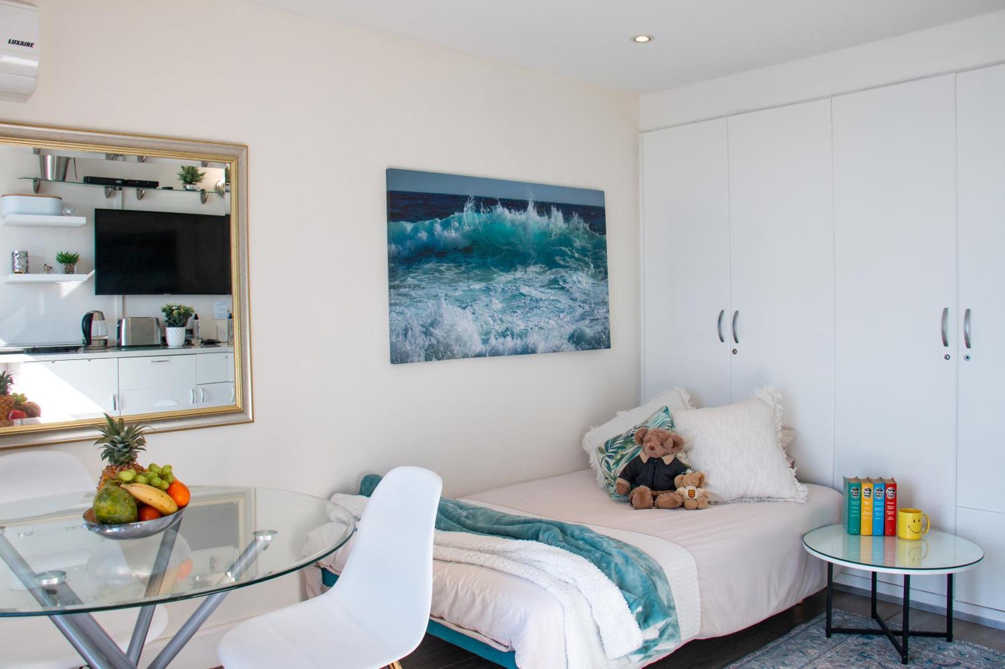 185 On Beach Boutique Suites Гордонс-Бей Екстер'єр фото