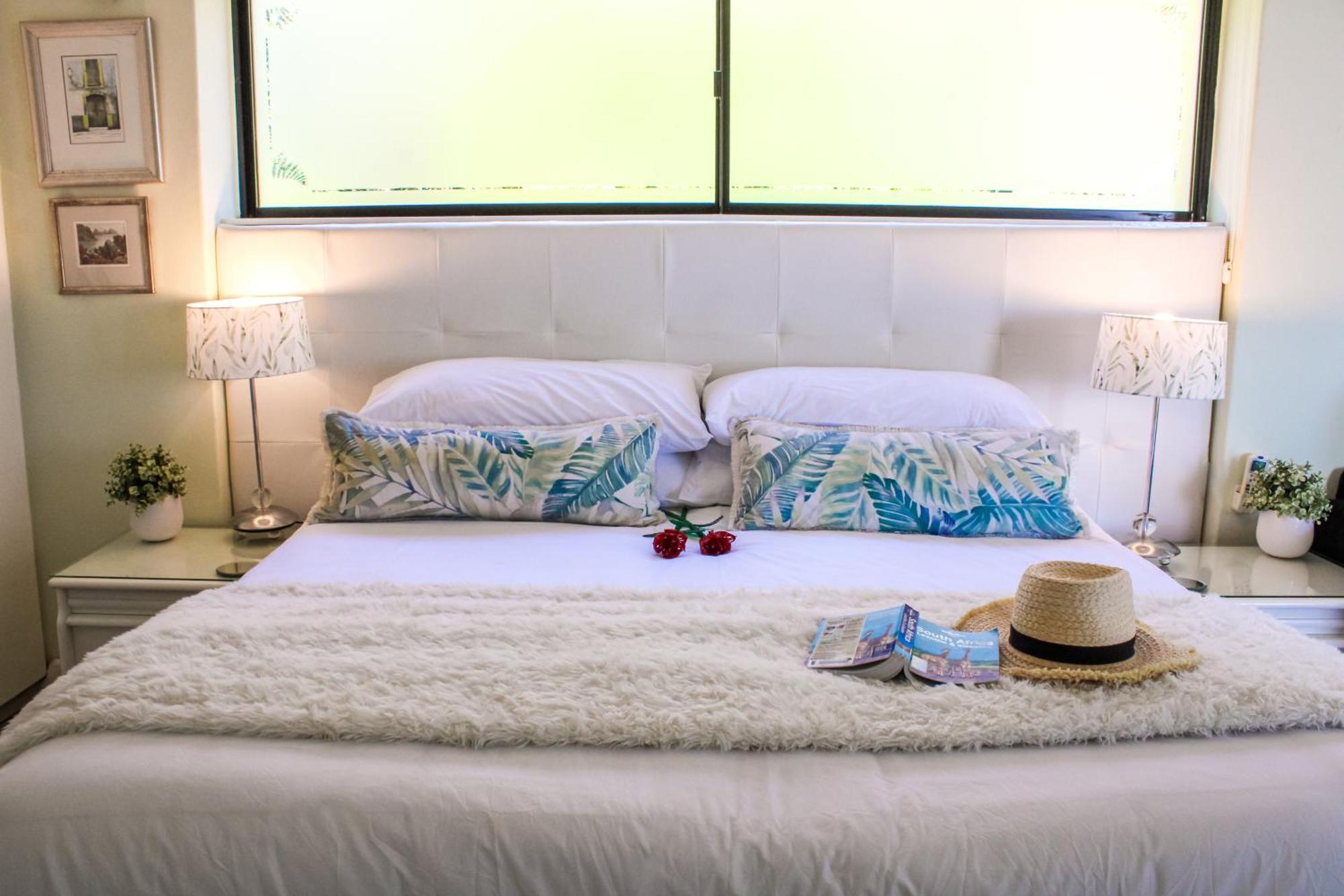 185 On Beach Boutique Suites Гордонс-Бей Екстер'єр фото